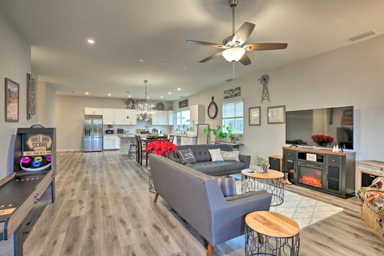 Stunning Clovis Home About 1 Mile To Old Town! Exterior photo