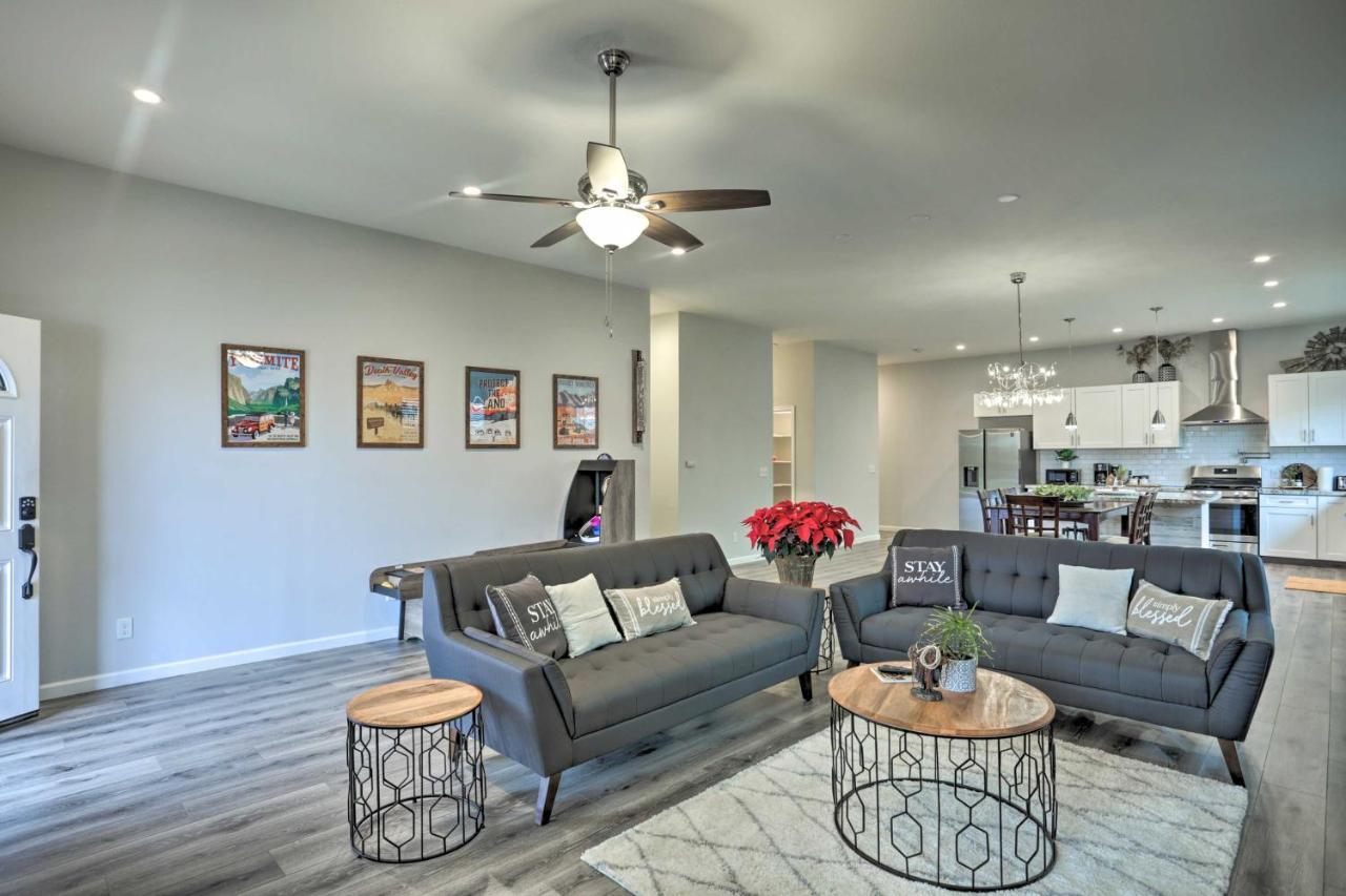 Stunning Clovis Home About 1 Mile To Old Town! Exterior photo