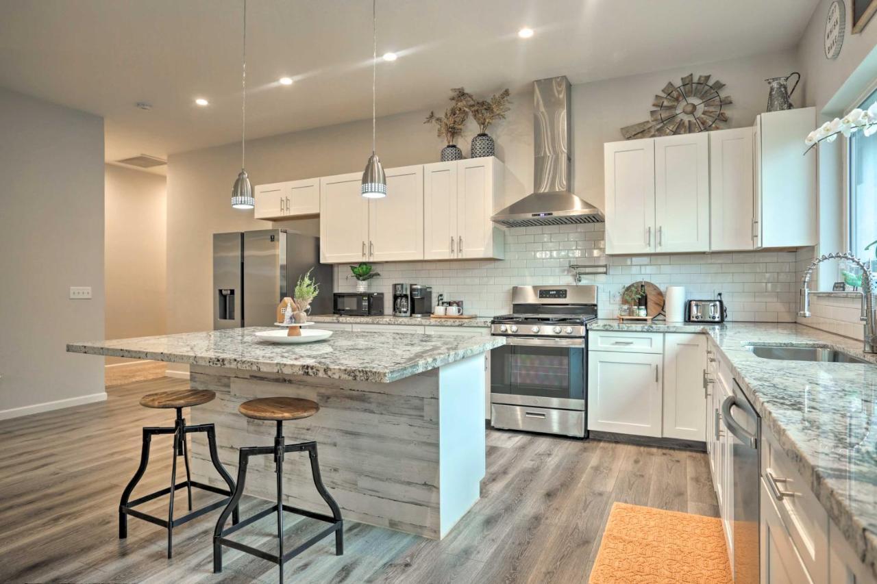 Stunning Clovis Home About 1 Mile To Old Town! Exterior photo