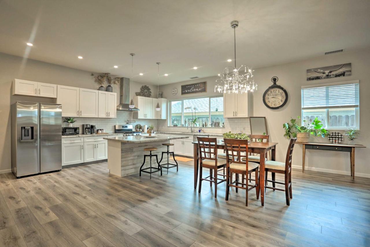Stunning Clovis Home About 1 Mile To Old Town! Exterior photo