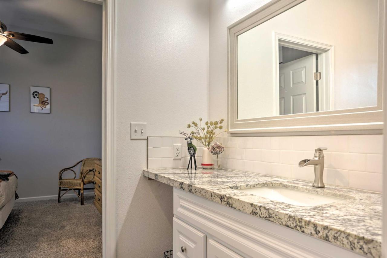 Stunning Clovis Home About 1 Mile To Old Town! Exterior photo